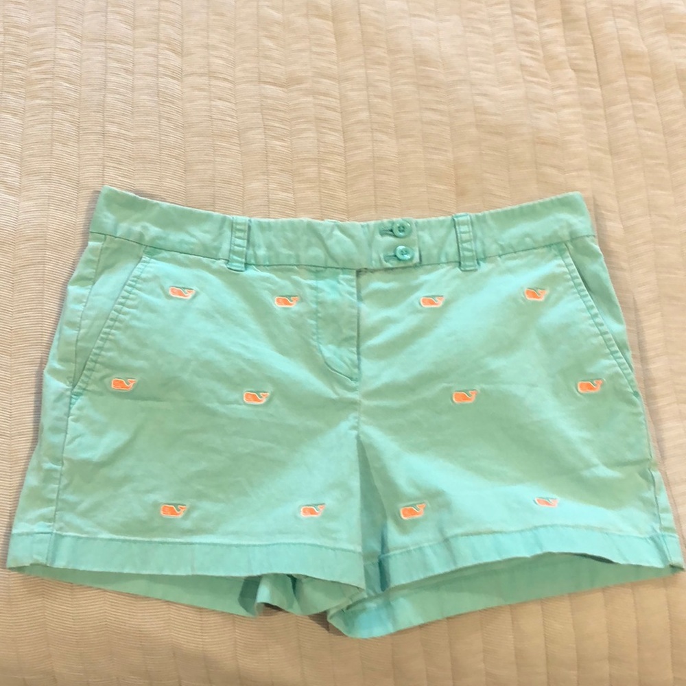 Vineyard Vines 3 1/2 in shorts